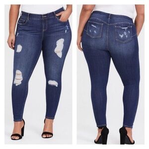 TORRID Bombshell High Rise Elastic Waist Skinny Jeans Distressed Size 22R